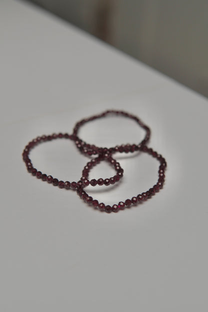 Facetttiert - Kugelarmband Granat